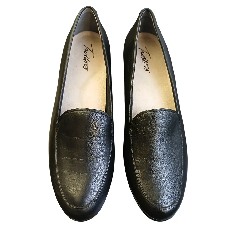 Trotters Black Leather Almond Toe Low Block Heel Slip On Loafers Shoe Womens 7.5